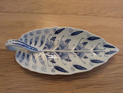 Delft blue bonbon - bonbon, leaf