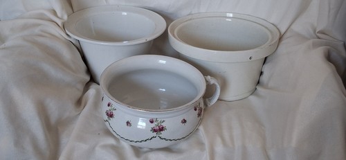 Vintage chamber pots - x,