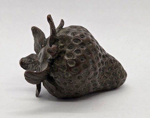 Bronze strawberry okimono - bronze,