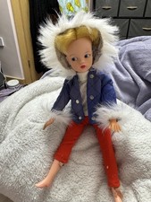 Sindy Vintage 1963 Pedigree Few Plugs of Hair Cut And Damage To Hand