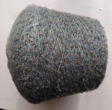 0.8KG of soft boucle knitting