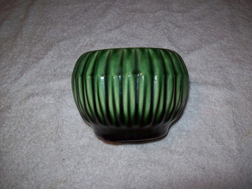 Vintage flowerpot usa made - usa,