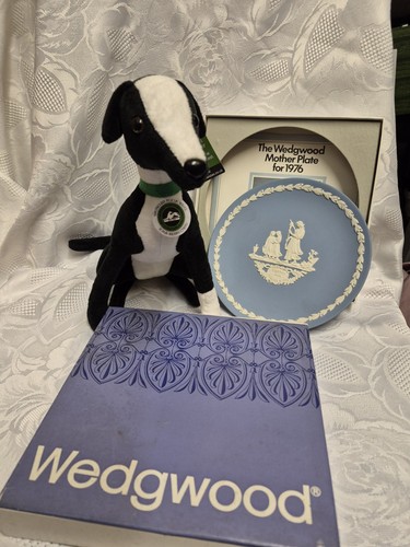 Wedgewood 1976 pale blue - wedgewood,