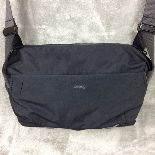 Bellroy venture sling black - bellroy,