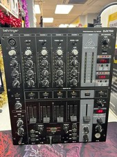 BEHRINGER Professional DJ