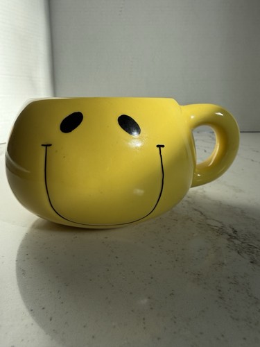 Happy face emoji mug - happy,