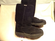 WOMEN’S  BEARPAW  BLACK SHEEPSKIN WINTER BOOTS  SIZE 8M EU39