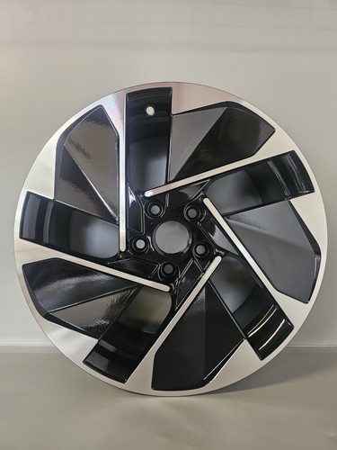 Volkswagen 3 alloy - 18", id.3
