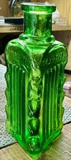 VERY RARE 1895 Emerald Green WILSON’S “Gripper” 2oz Poison Bottle (K004)