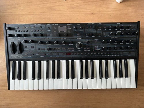 Oberheim teo key 5 voice - oberheim, 44-key