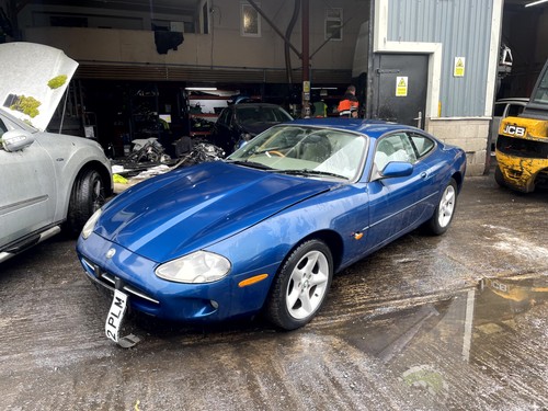 Jaguar xk8 x100 2dr coupe - jaguar, v8