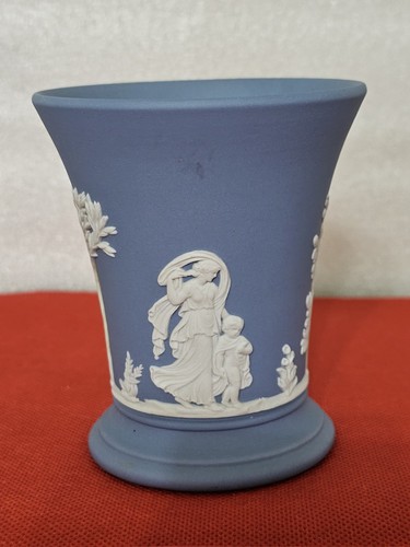 Wedgewood blue white - &,