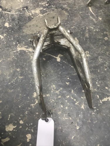 Yamaha swing arm - 90,