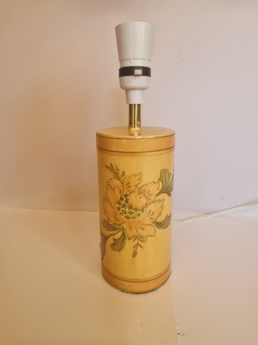 Unusual floral table lamp - an,