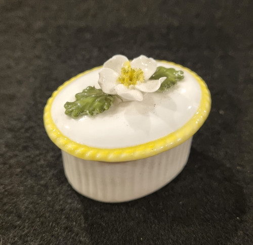 Vintage aynsley miniature pill - aynsley,