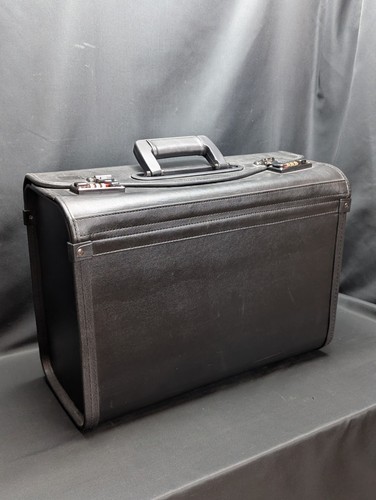 Black leather pilot case - leather,