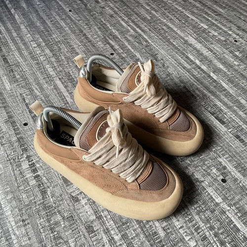 Golden goose space - golden, cube