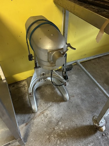 Hobart a200 20qt dough mixer - dough, +