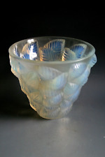 ART DECO RENE LALIQUE MOISSAC OPALESCENT GLASS VASE - CIRCA 1927
