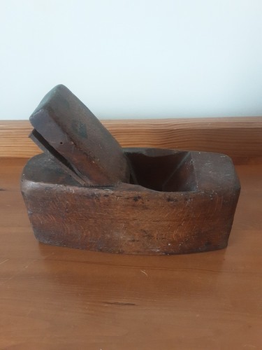 Antique bullnose wood - antique, 6¼"