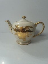 Sadler Golden Roses Vintage Tea Pot Cream White Gold Trim Made in England 1555