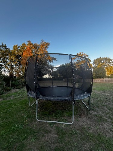 12ft trampoline with net