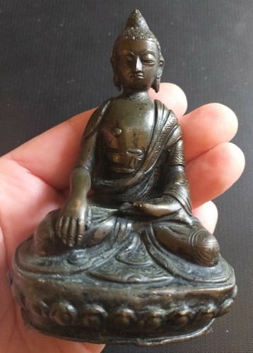 Antique chinese bronze buddha - bronze,