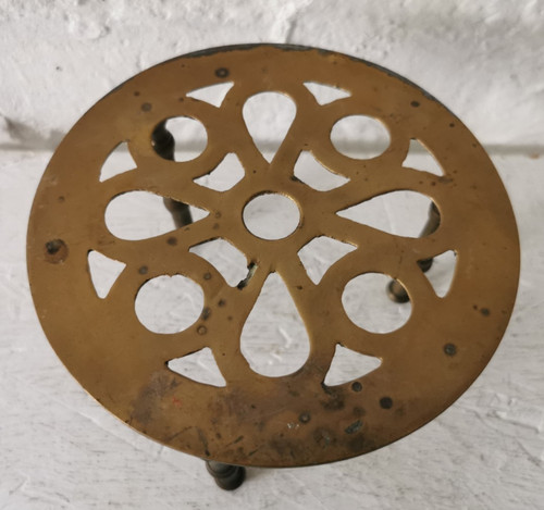 Vintage brass trivet - brass, trivet.