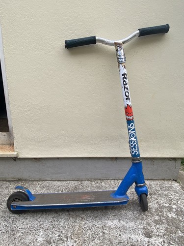 Authentic razor stunt scooter - authentic,