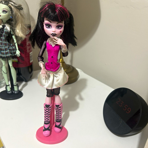 Monster high draculaura doll - monster,