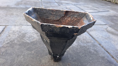 Black painted finish - black,