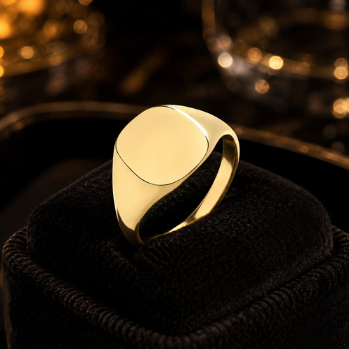 Heavy mens 9ct yellow gold - heavy,
