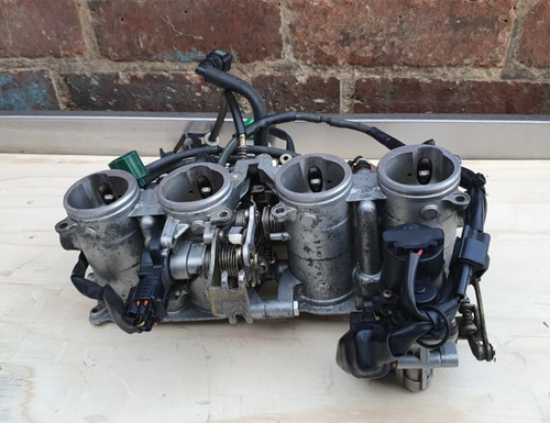 Yamaha yzf r1 - yzf,