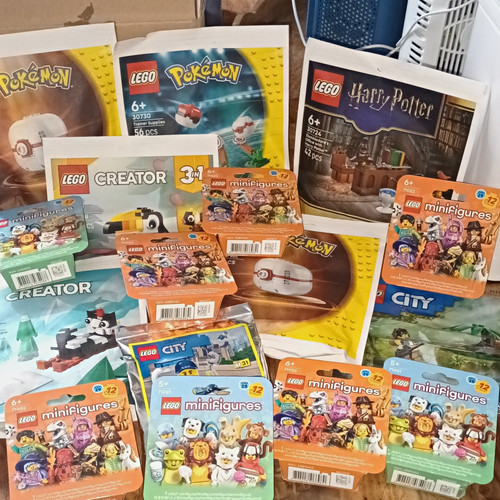 Bulk lot lego mini figures - bulk,