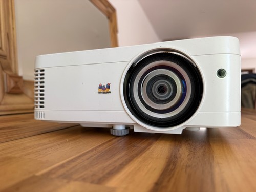 Viewsonic ls550wh 3000 lumens - viewsonic,