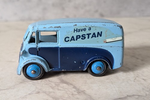 Dinky toys 465 - morris, cwt