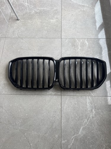 Used oem bmw g05 - x5, grill