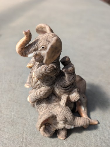 Elephants leonardo - elephants,,