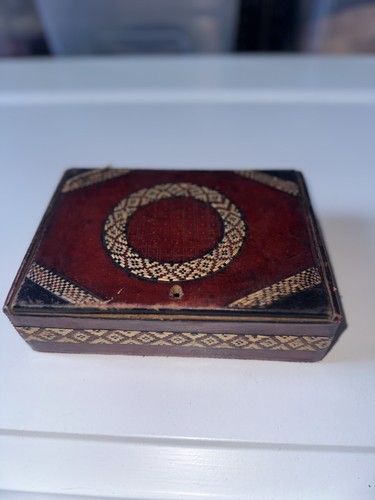Empty cigar box - , design