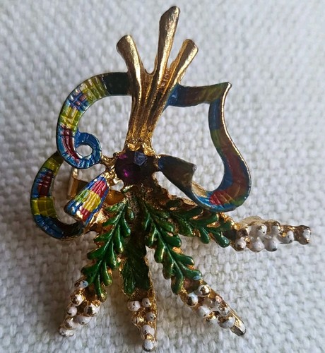 Vintage 1950s exquisite signed - exquisite,