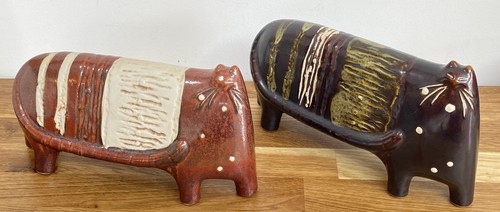 Stylised studio pottery cat - stylised,