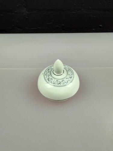 Wedgwood white dolphins - white,