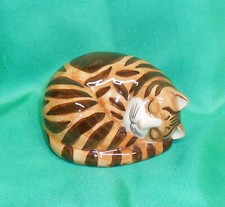 Q Quail Pottery Cat figurine