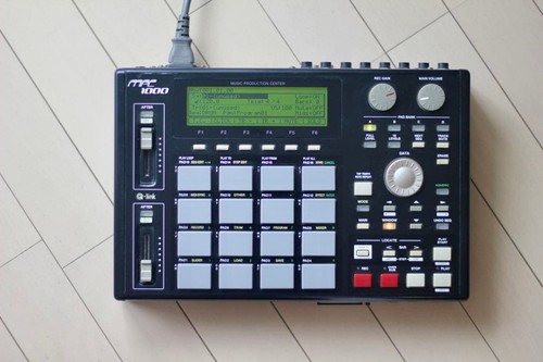 Akai professional mpc1000 - akai,
