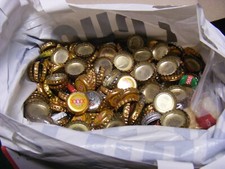Bulk lot AUSTRALIA Beer Bottle Tops/caps..normal used,INTERNATIONAL POST (INT-9)
