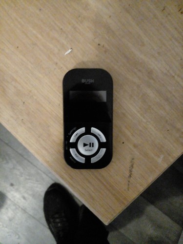 Bush 8gb mp3 - 8gb, black