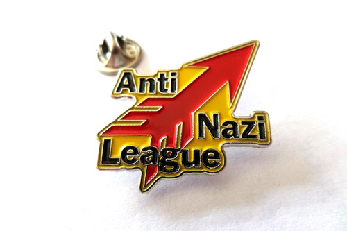 Anti nazi league metal badge - anti,