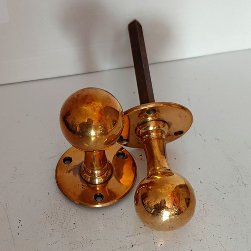 Antique brass ball round - brass,