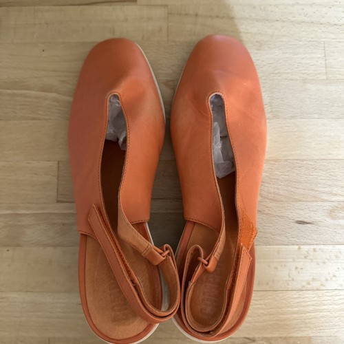 Camper funky bright orange