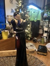 the leonardo collection lady